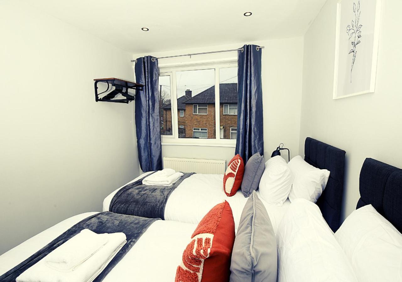 3-Bed House With Parking Near London O2 Daire Dış mekan fotoğraf