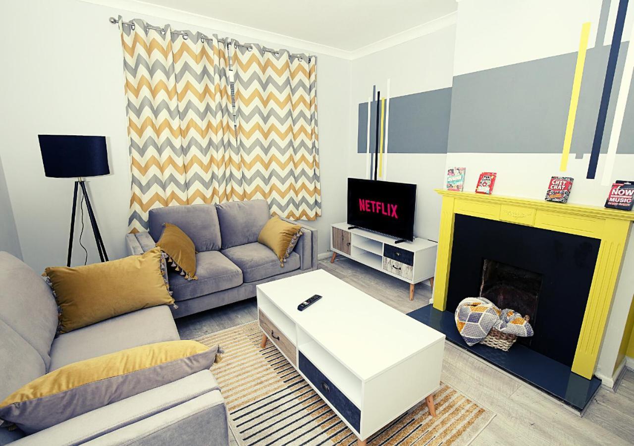 3-Bed House With Parking Near London O2 Daire Dış mekan fotoğraf